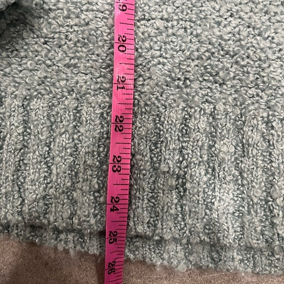 ❤️Host Picks❤️[M]Club Monaco Soft Boucle Turtleneck Chandails Glacier Sweater - Picture 6 of 6